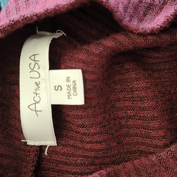 Cold Shoulder Top - Picture 5 of 5